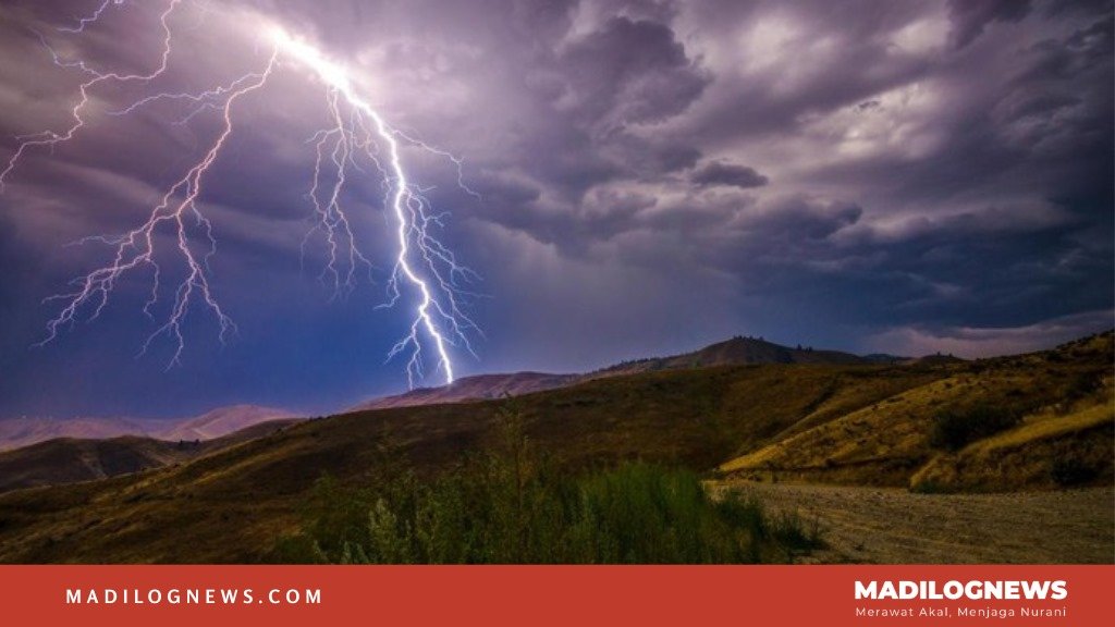 Badai petir di India dan Nepal