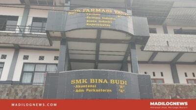 Tampak depan SMK Bina Budi Purwakarta di Jalan Veteran, Purwakarta