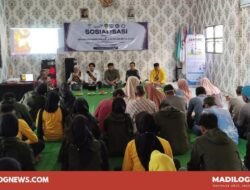 Mahasiswa STIE Wikara Purwakarta Edukasi Remaja soal Bahaya Pinjol, Judi Online, dan Scam Digital