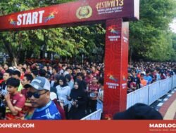 Run 5K Purwakarta 2025 Resmi Dibuka Bupati Om Zein, Ribuan Peserta Tumpah Ruah di Alun-Alun